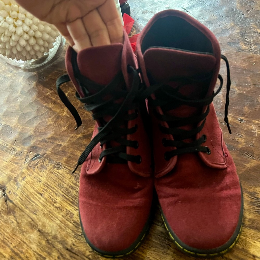 Dr. Martens Shoreditch Maroon Boots Women’s Doc Air Wair Canvas Size 7